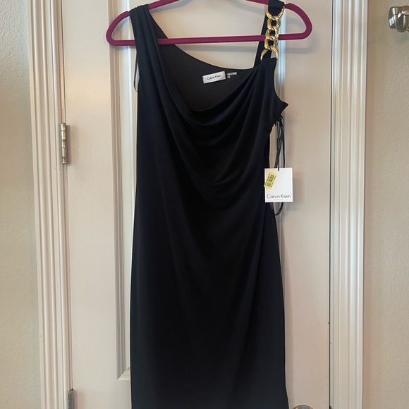 dark green mother of the bride dress Cicinia Long Satin A-line Floor L Black Belted Boat Neck MNY Color:Black and Dark Navy